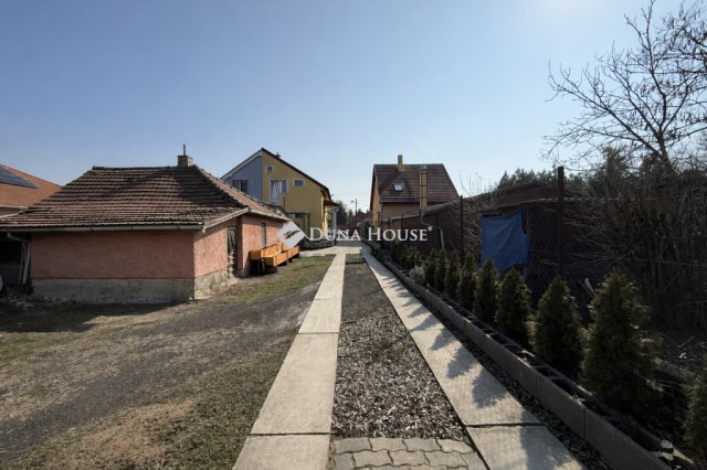 Eladó családi ház, Felsőpakonyban 78.8 M Ft, 4 szobás
