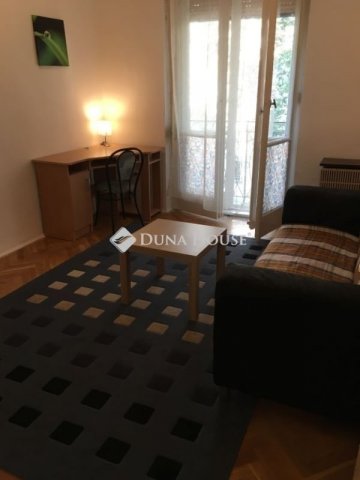 Eladó téglalakás, Pécsett 26.9 M Ft, 2 szobás