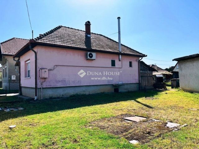 Eladó családi ház, Tápiószecsőn 36.9 M Ft, 2 szobás