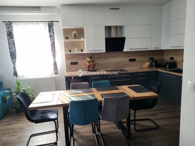 Eladó téglalakás, Szombathelyen 69.8 M Ft, 3 szobás