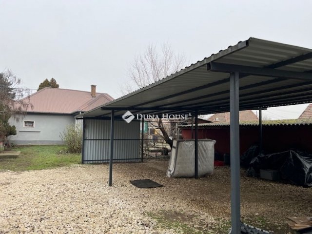 Eladó családi ház, Pilisen 33.9 M Ft, 2 szobás