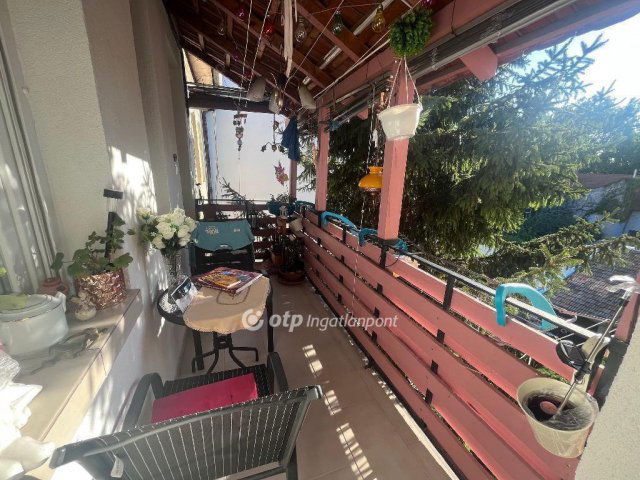 Eladó téglalakás, Szegeden 97.9 M Ft, 3 szobás