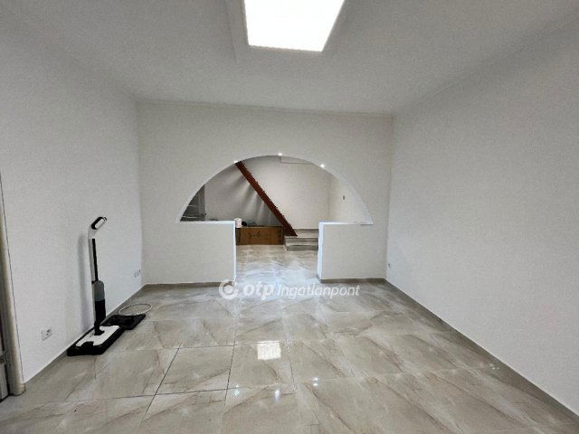 Eladó családi ház, Apostagon 21.5 M Ft, 1+1 szobás