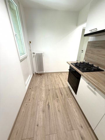 Eladó panellakás, Pécsett, Eszék utcában 48.9 M Ft, 2+1 szobás