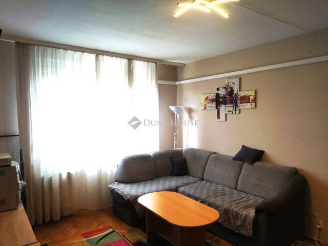 Eladó panellakás, Budapesten, XV. kerületben 69.9 M Ft, 3 szobás