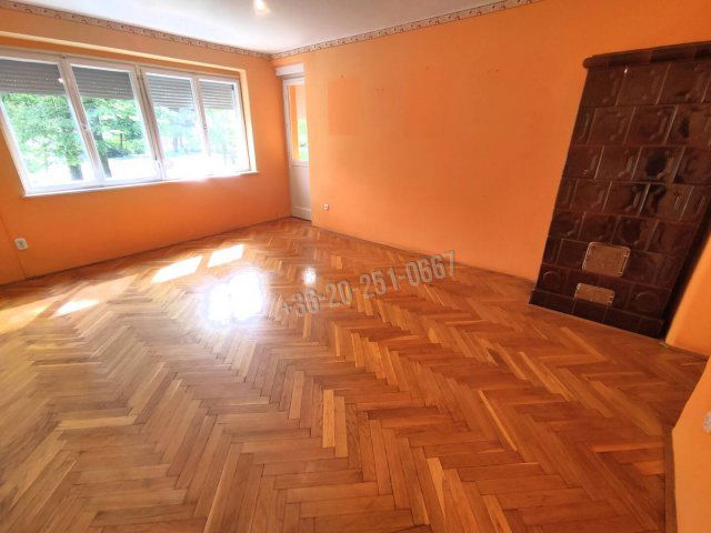 Eladó téglalakás, Mohácson 16 M Ft, 2 szobás