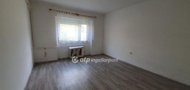 Eladó családi ház, Devecseren 18.9 M Ft, 2 szobás