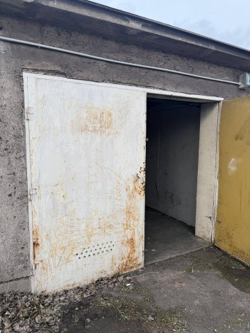 Eladó garázs, Dunaújvárosban 3 M Ft / költözzbe.hu