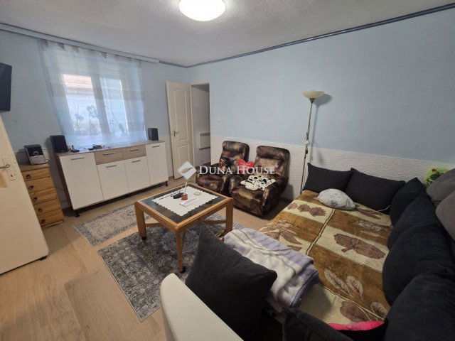 Eladó családi ház, Lajoskomáromban 24.5 M Ft, 2 szobás