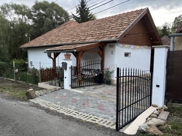Eladó családi ház, Alsópetényen 74.9 M Ft, 3+1 szobás