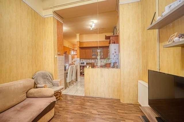 Eladó téglalakás, Budapesten, VIII. kerületben 75.9 M Ft