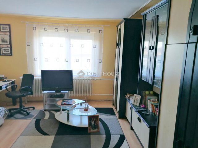 Eladó családi ház, Nyíregyházán 39.9 M Ft, 4 szobás