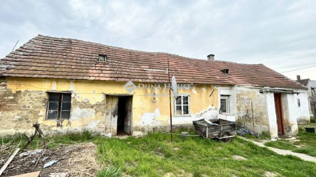 Eladó családi ház, Kemenespálfán 5.5 M Ft, 2 szobás