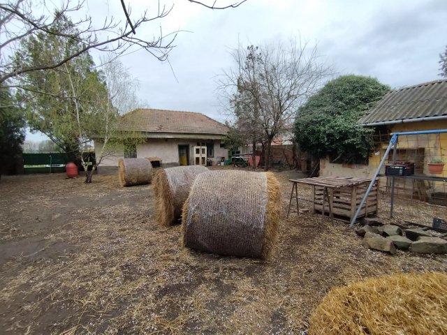 Eladó családi ház, Apcon 15.9 M Ft, 3 szobás