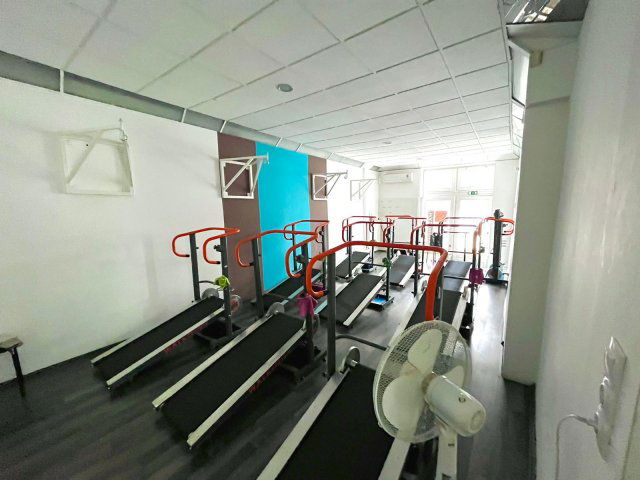 Eladó üzlethelyiség, Baján 56.1 M Ft, 6 szobás