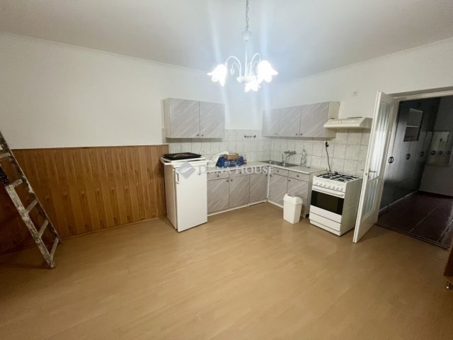 Eladó családi ház, Móron 34.9 M Ft, 2 szobás