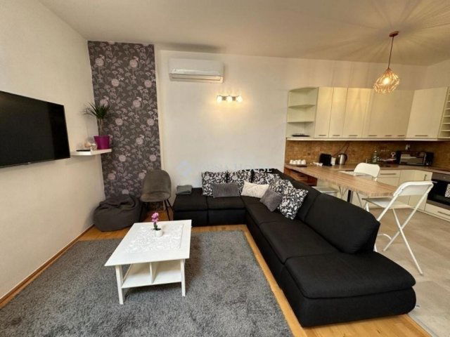 Eladó téglalakás, Budapesten, VI. kerületben 174.9 M Ft