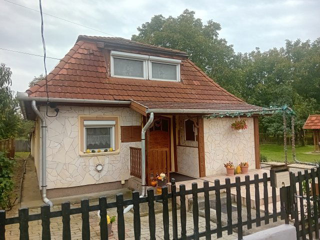 Eladó családi ház, Feldebrőn 27.5 M Ft, 1+1 szobás