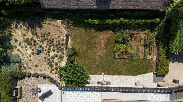 Eladó családi ház, Tihanyban 333 M Ft, 8+2 szobás