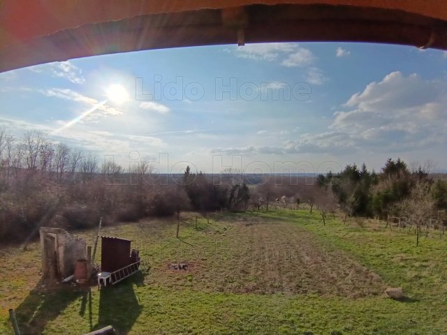 Eladó nyaraló, Beleznán 4.5 M Ft, 1 szobás