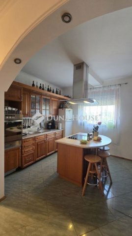 Eladó téglalakás, Szegeden 81.7 M Ft, 3 szobás