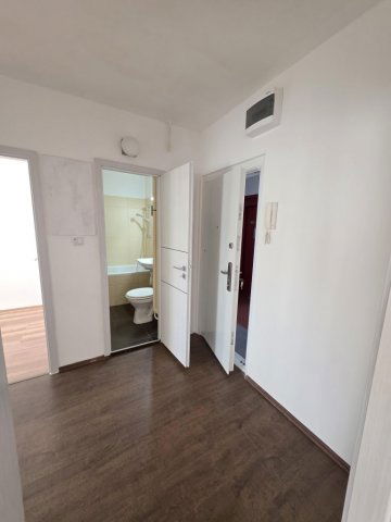 Eladó panellakás, Pécsett 39.95 M Ft, 1+1 szobás