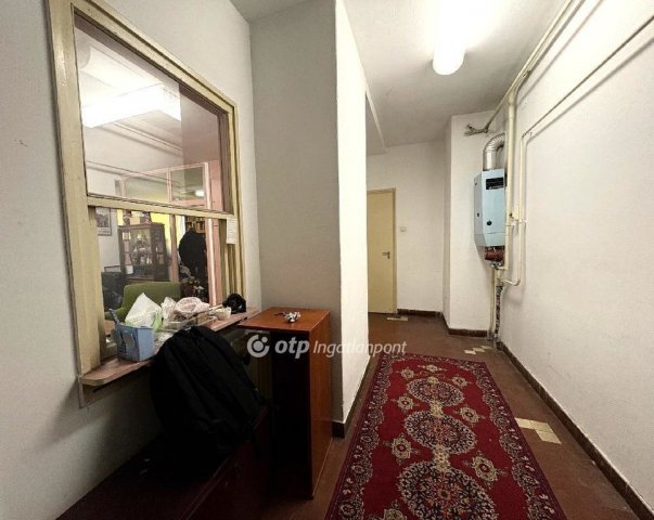 Eladó téglalakás, Szegeden 84 M Ft, 4 szobás