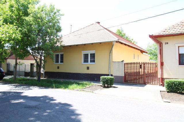 Eladó családi ház, Hatvanban 65.9 M Ft, 2 szobás