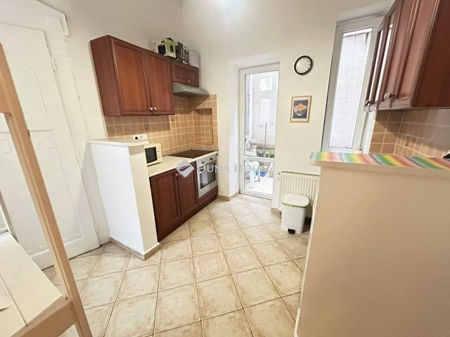 Eladó téglalakás, Budapesten, VI. kerületben 89.9 M Ft, 4 szobás