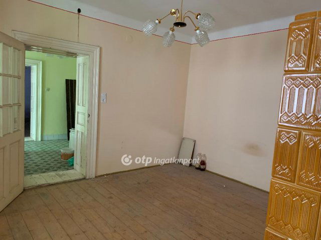 Eladó családi ház, Kiskőrösön 17 M Ft, 3 szobás