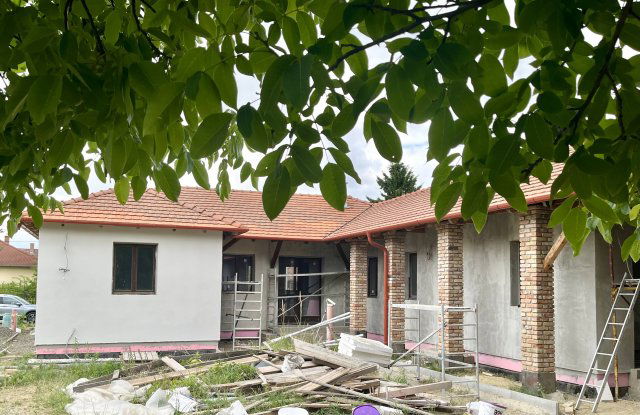 Eladó családi ház, Őrbottyánban 122.9 M Ft, 5 szobás