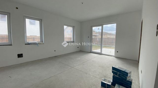 Eladó téglalakás, Dunaharasztin 95.933 M Ft, 3 szobás