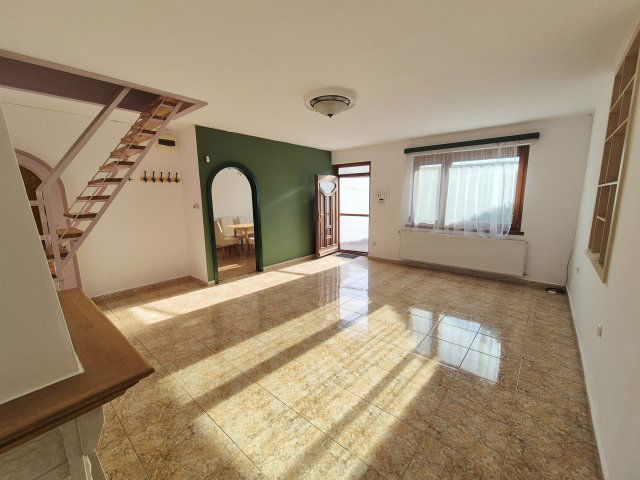 Eladó ikerház, Taksonyon 74.9 M Ft, 3 szobás