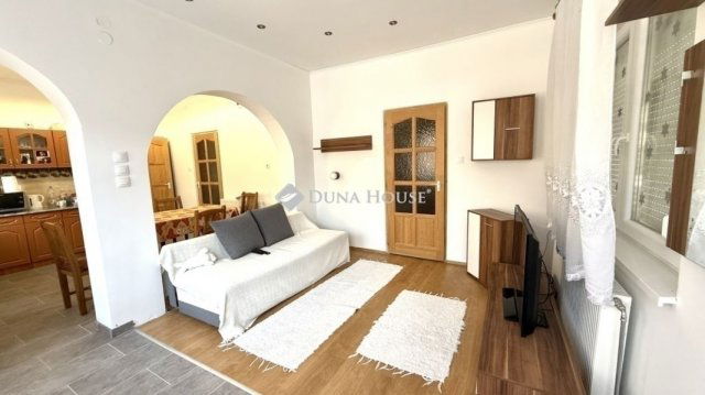 Eladó családi ház, Mendén 69.5 M Ft, 3 szobás