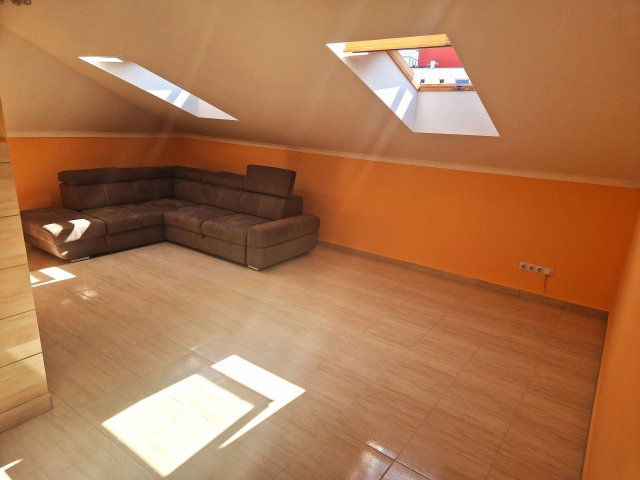 Eladó téglalakás, Győrött 57.9 M Ft, 3 szobás