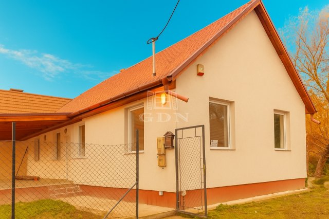 Eladó családi ház, Kiskunlacházán 54.9 M Ft, 4 szobás