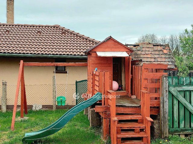 Eladó családi ház, Tiszalökön 35.5 M Ft, 3 szobás