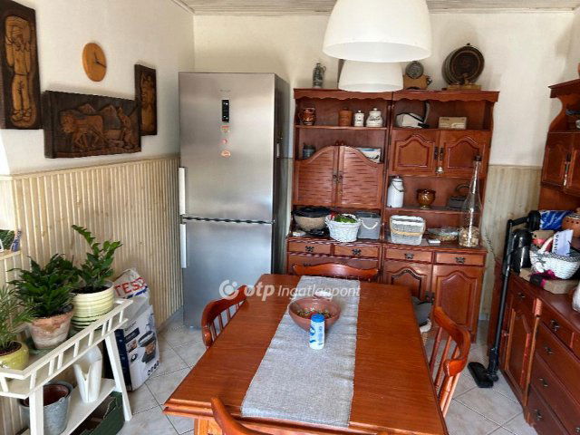 Eladó családi ház, Pázmándon 69 M Ft, 2 szobás