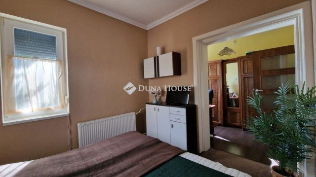 Eladó családi ház, Budapesten, XVI. kerületben 65 M Ft, 4 szobás