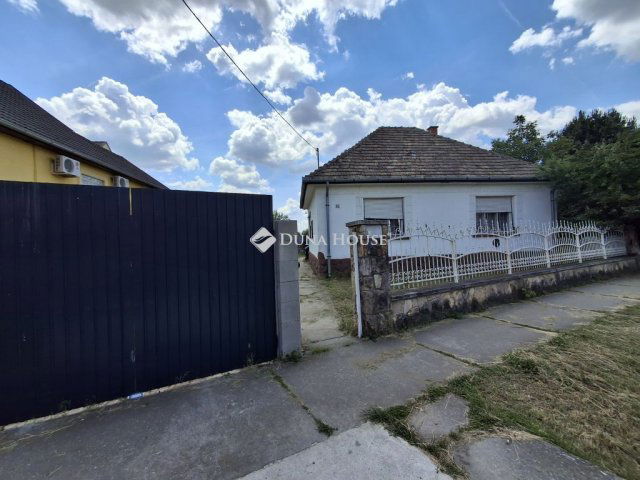 Eladó családi ház, Tápiószecsőn 45 M Ft, 3 szobás