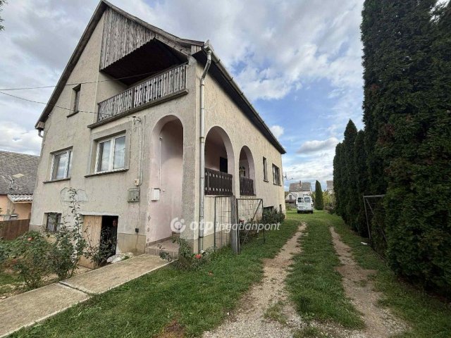 Eladó családi ház, Forrón 18.9 M Ft, 3 szobás