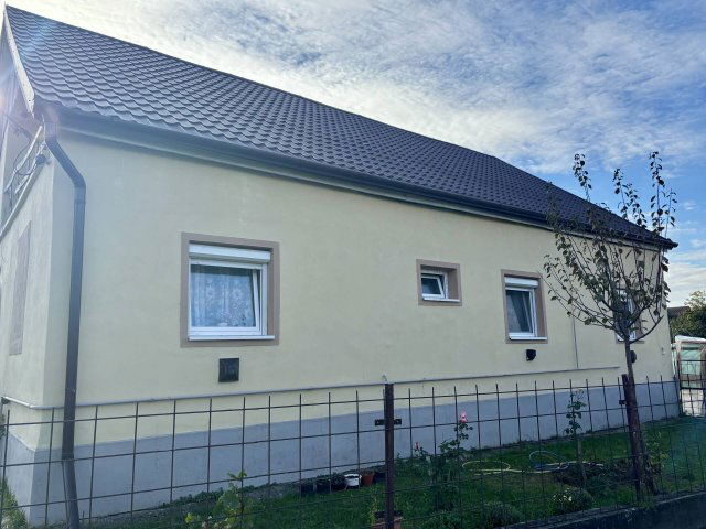 Eladó családi ház, Sajószentpéteren 23.6 M Ft, 2 szobás