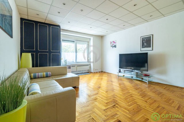 Eladó téglalakás, Budapesten, V. kerületben 97.9 M Ft, 1 szobás