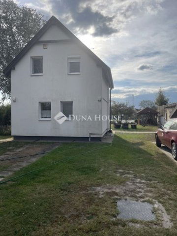Eladó családi ház, Délegyházán 96 M Ft, 4 szobás