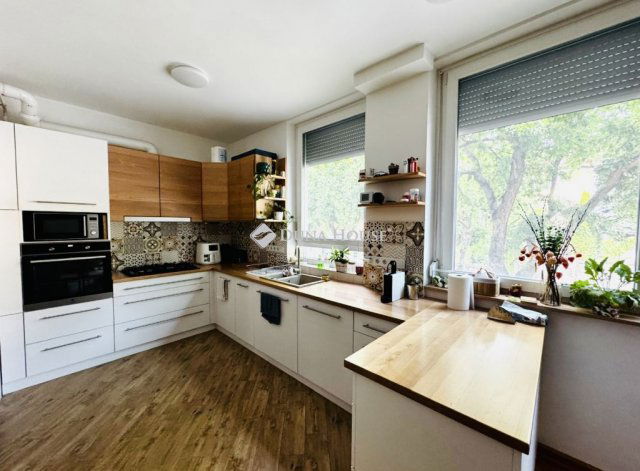 Eladó téglalakás, Pécsett, Hunyadi János utcában 86 M Ft