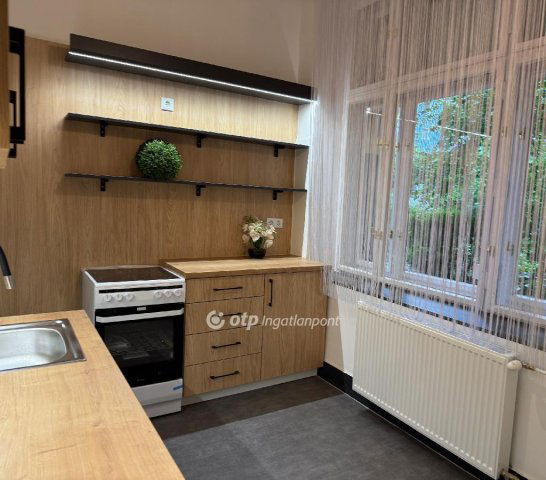 Eladó téglalakás, Budapesten, XIV. kerületben 130 M Ft, 3 szobás