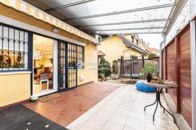 Eladó ikerház, Budapesten, XVIII. kerületben 109.9 M Ft, 5 szobás