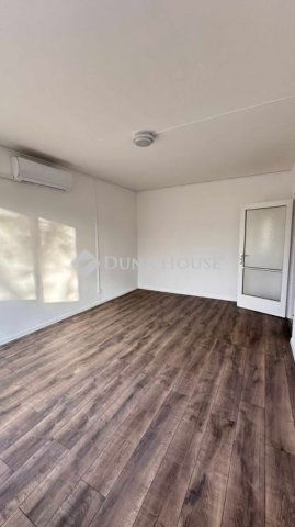 Kiadó panellakás, albérlet, Budapesten, IV. kerületben, 2 szobás