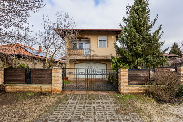 Eladó családi ház, Siófokon 219 M Ft, 5 szobás