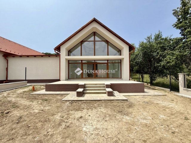 Eladó családi ház, Orfűn 115 M Ft, 4 szobás